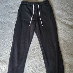 Black jogging pants